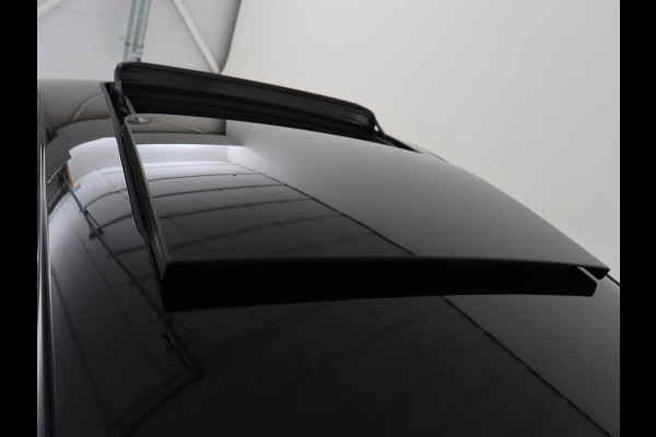 Volkswagen Arteon Shooting Brake 1.4 TSI eHybrid R-Line | Panoramadak | Stoelverwarming | LED Plus | Sfeerverlichting | Carplay | Trekhaak | Achterbankverwarming | Adaptive cruise | Navigatie | PHEV | Plug In