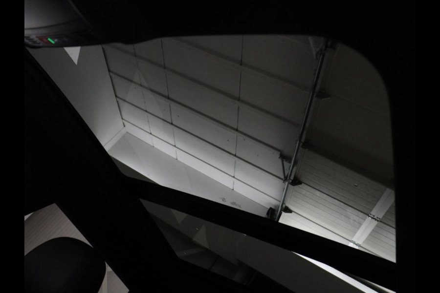 Volkswagen Arteon Shooting Brake 1.4 TSI eHybrid R-Line | Panoramadak | Stoelverwarming | LED Plus | Sfeerverlichting | Carplay | Trekhaak | Achterbankverwarming | Adaptive cruise | Navigatie | PHEV | Plug In