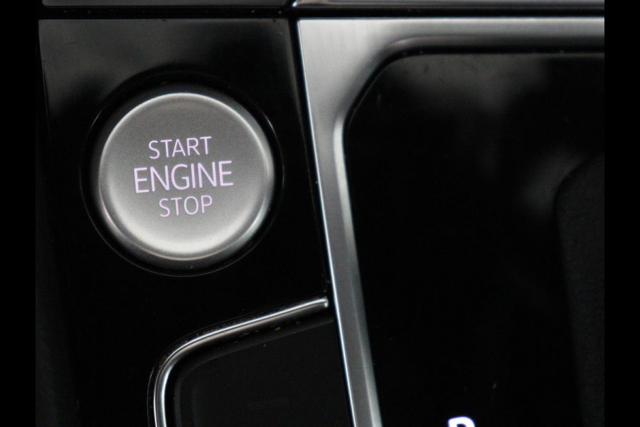 Volkswagen Arteon Shooting Brake 1.4 TSI eHybrid R-Line | Panoramadak | Stoelverwarming | LED Plus | Sfeerverlichting | Carplay | Trekhaak | Achterbankverwarming | Adaptive cruise | Navigatie | PHEV | Plug In