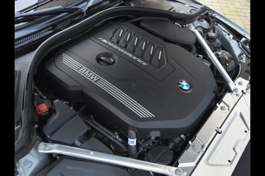 BMW 4 Serie Cabrio M440i xDrive - Trekhaak - Driving Ass Prof - Harman Kardon - Camera