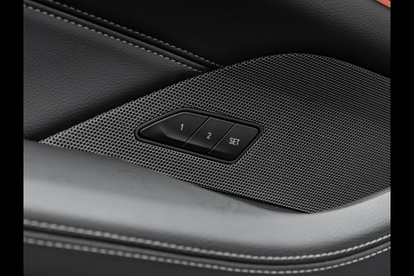 BMW 4 Serie Cabrio M440i xDrive - Trekhaak - Driving Ass Prof - Harman Kardon - Camera