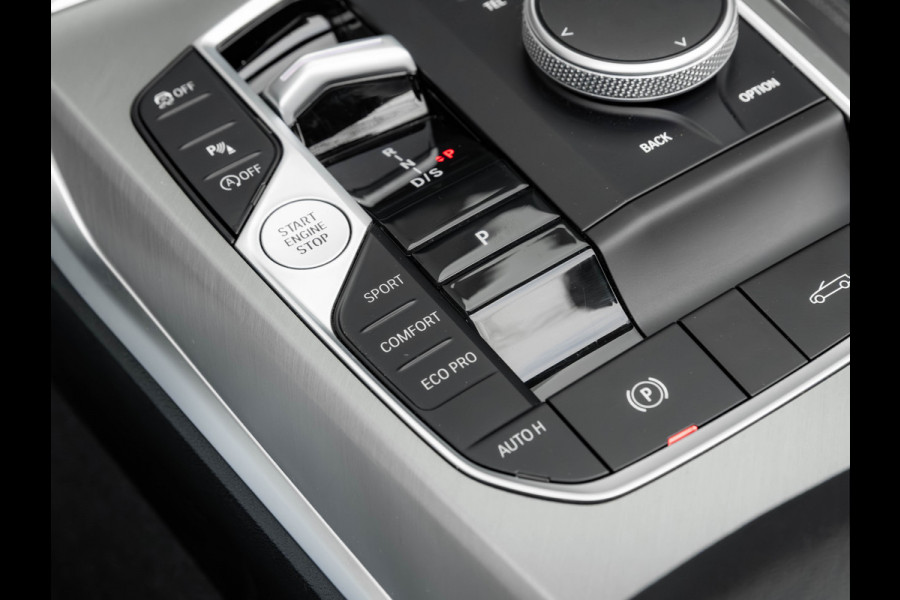 BMW 4 Serie Cabrio M440i xDrive - Trekhaak - Driving Ass Prof - Harman Kardon - Camera