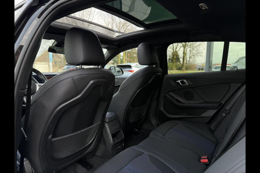 BMW 1-serie 118i Aut. M-Sport Edition | Panorama | Camera | Sport Stoelen | Sfeer Verlichting | Apple Carplay |