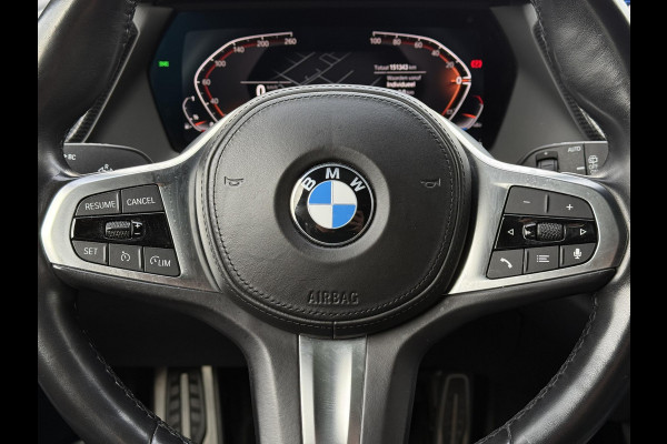 BMW 1-serie 118i Aut. M-Sport Edition | Panorama | Camera | Sport Stoelen | Sfeer Verlichting | Apple Carplay |