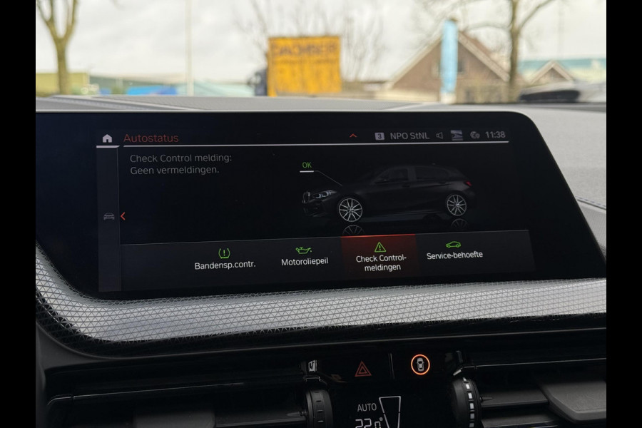BMW 1-serie 118i Aut. M-Sport Edition | Panorama | Camera | Sport Stoelen | Sfeer Verlichting | Apple Carplay |