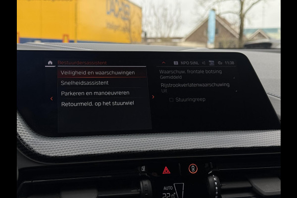 BMW 1-serie 118i Aut. M-Sport Edition | Panorama | Camera | Sport Stoelen | Sfeer Verlichting | Apple Carplay |