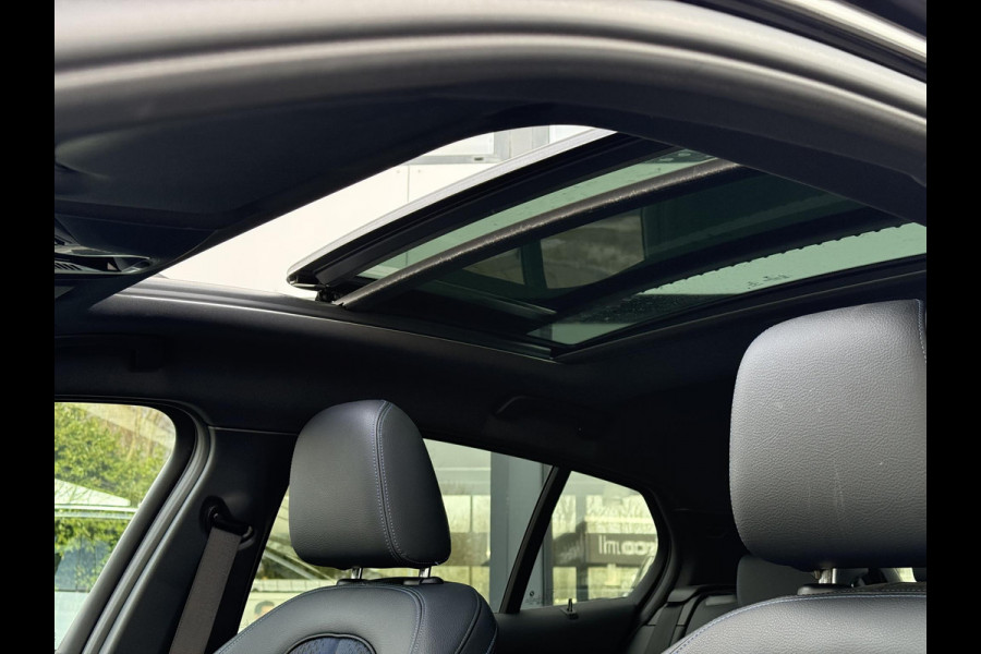 BMW 1-serie 118i Aut. M-Sport Edition | Panorama | Camera | Sport Stoelen | Sfeer Verlichting | Apple Carplay |