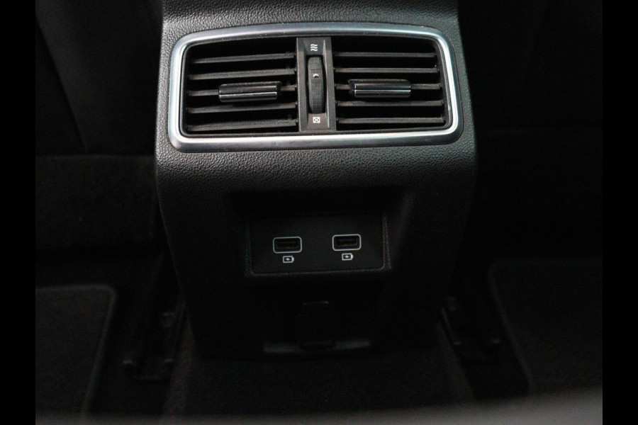 Renault Mégane 1.3 TCe Intens | Trekhaak | Carplay | Keyless | Full LED | Navigatie | Parkeerhulp | Cruise control | Bluetooth | Climate control