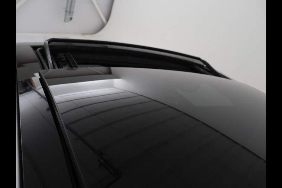 Renault Arkana 1.6 E-Tech Hybrid 145 R.S. Line | Panoramadak | Leder/Alcantara | Trekhaak | Stoelverwarming | Adaptive cruise | Camera | Carplay | Keyless | Park Assist | Full LED | Navigatie