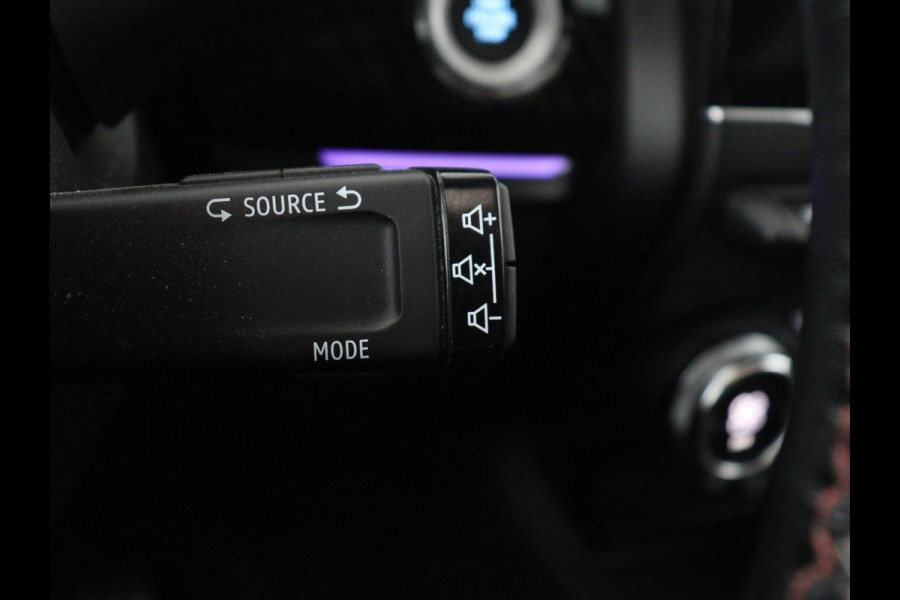 Renault Arkana 1.6 E-Tech Hybrid 145 R.S. Line | Panoramadak | Leder/Alcantara | Trekhaak | Stoelverwarming | Adaptive cruise | Camera | Carplay | Keyless | Park Assist | Full LED | Navigatie