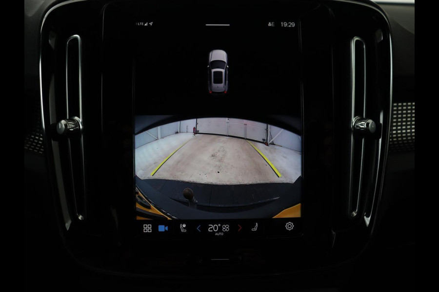 Volvo XC40 Recharge Core | SOH 95% | Stoel & stuurverwarming | Trekhaak | Camera | Carplay | Navigatie | Parkeerhulp | Full LED