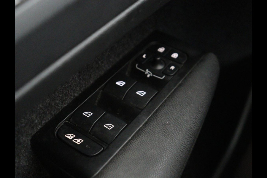 Volvo XC40 Recharge Core | SOH 95% | Stoel & stuurverwarming | Trekhaak | Camera | Carplay | Navigatie | Parkeerhulp | Full LED