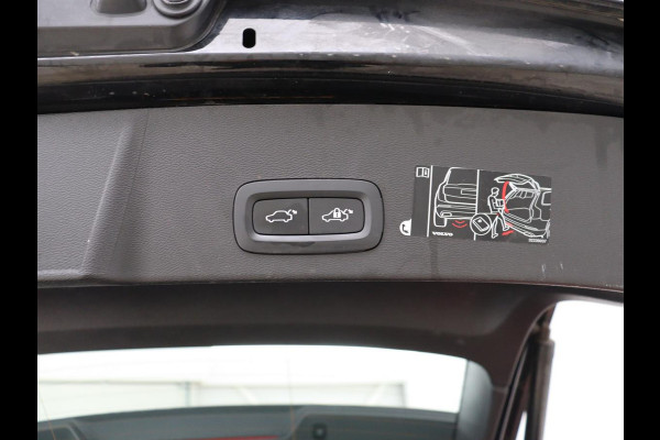 Volvo XC40 Recharge Core | SOH 95% | Stoel & stuurverwarming | Trekhaak | Camera | Carplay | Navigatie | Parkeerhulp | Full LED