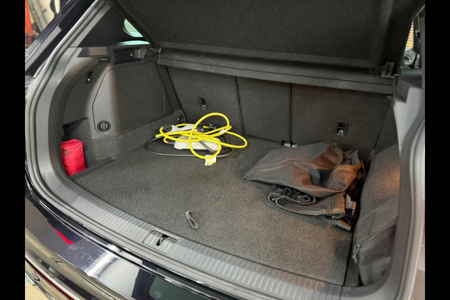 Volkswagen Tiguan 1.4 TSI eHybrid R-Line Business+ | VOL! | Pano | IQ Led | Dynamic Light Assist | Trekhaak | Discover Media | ACC