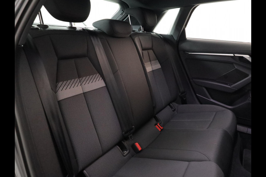 Audi A3 Sportback 40 TFSI e Advanced edition 204pk | Navigatie | Verwarmbare voorstoelen | Verlengde garantie | 17 inch lichtmetalen velgen