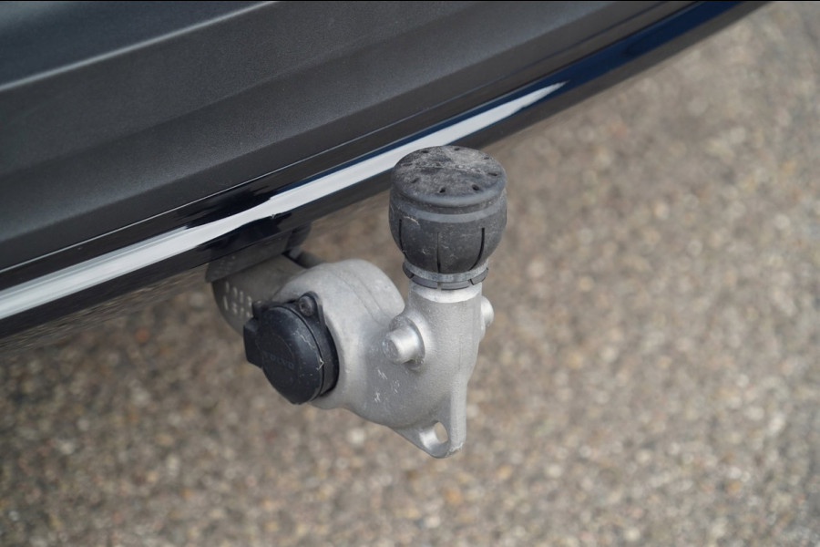 Volvo XC40 Single Motor Essential 69 kWh / 31dkm NAP / Elek. Trekhaak / Camera / Carplay / NL-Auto