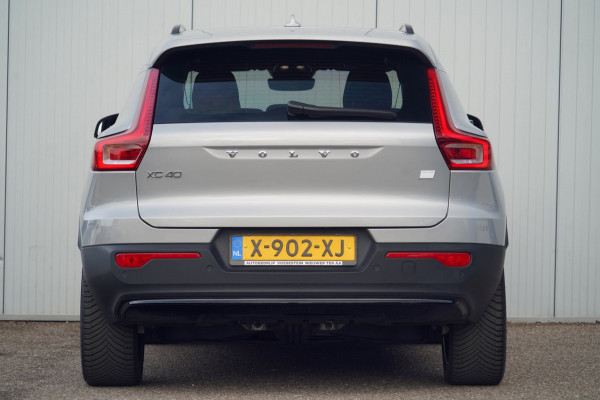 Volvo XC40 Single Motor Essential 69 kWh / 31dkm NAP / Elek. Trekhaak / Camera / Carplay / NL-Auto