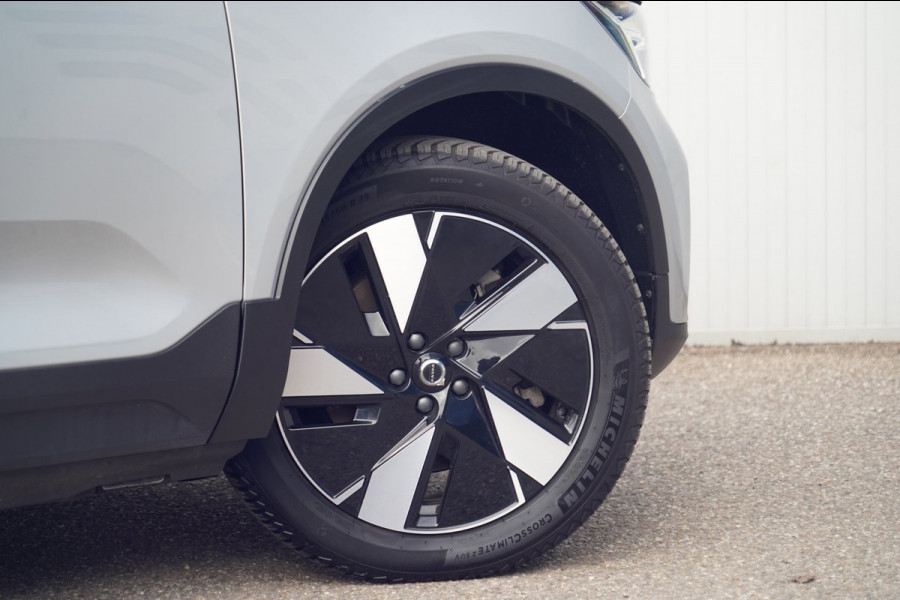 Volvo XC40 Single Motor Essential 69 kWh / 31dkm NAP / Elek. Trekhaak / Camera / Carplay / NL-Auto