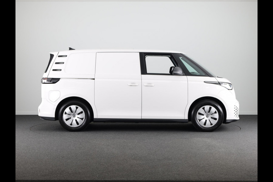 Volkswagen ID. Buzz Cargo 77 kWh Volkswagen ID. Buzz Cargo L1H1 77 kWh | verlengde fabrieksgarantie | Navigatie via App | Trekhaak | Cruise Control | Parkeer pakket | Elektrische achterklep |