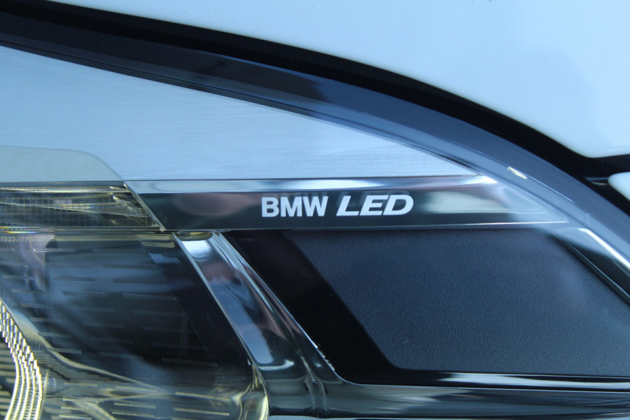 BMW 1-serie 118i 141pk High Executive Edition M-Sport AUTOMAAT Panoramadak NL-Auto NAP Clima Cruise Navi Camera Leder El. Klep 18"LMV