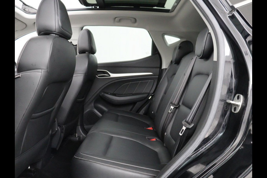 MG ZS EV Luxury 45 kWh | Panoramadak | Leder | Stoelverwarming | Carplay | Adaptive cruise | Camera | Keyless | Full LED | Navigatie