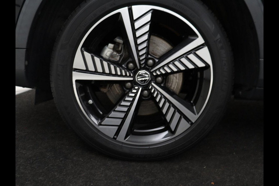 MG ZS EV Luxury 45 kWh | Panoramadak | Leder | Stoelverwarming | Carplay | Adaptive cruise | Camera | Keyless | Full LED | Navigatie