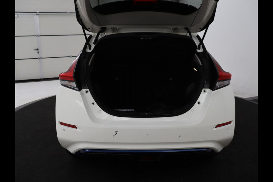 Nissan Leaf e+ N-Connecta 62 kWh | SOH 94% | Stoelverwarming | 360 Camera | Adaptive cruise | Carplay | Keyless | Full LED | Achterbankverwarming | Climate control