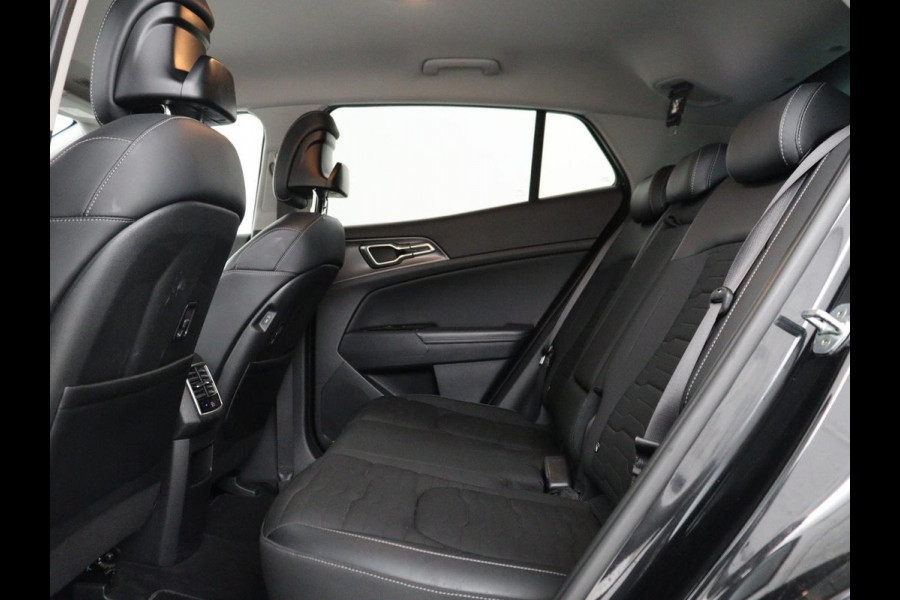 Kia Sportage 1.6 T-GDi Plug-in Hybrid AWD DynamicPlusLine | Stoelverwarming | Adaptive cruise | Matrix LED | 19'' | Camera | Half leder | Carplay | Keyless | Stuurverwarming | Navigatie | PHEV