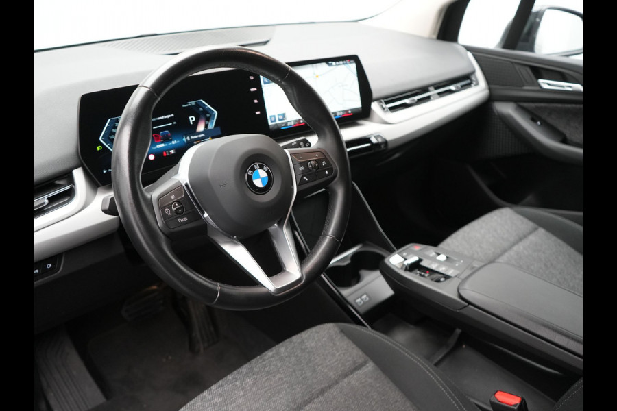 BMW 2 Serie Active Tourer 218i Executive 136pk Dealer O.H | Widescreen Navi | Camera | Voorstoelen Verwarmd | Apple Carplay | LED Koplampen | Navigatie | DAB | Cruise Control |