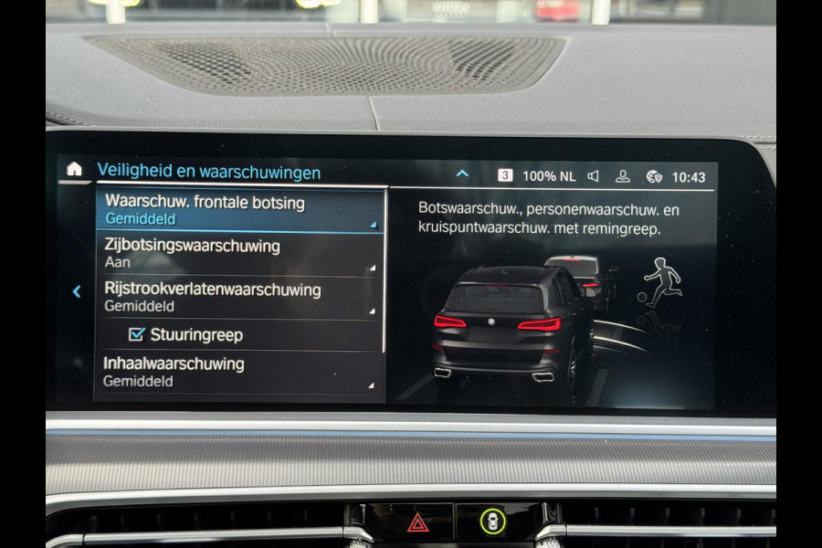 BMW X5 xDrive45e High Executive M Sport Pakket Automaat / Panoramadak / Active Steering / Trekhaak / Head-Up Display / Comfortstoelen / Laserlight / Driving Assistant Professional / 21 Inch / Luchtvering / Hifi / Craftedclarity / Shadow Line / M Sportremsysteem