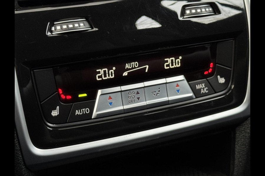 BMW X5 xDrive45e High Executive M Sport Pakket Automaat / Panoramadak / Active Steering / Trekhaak / Head-Up Display / Comfortstoelen / Laserlight / Driving Assistant Professional / 21 Inch / Luchtvering / Hifi / Craftedclarity / Shadow Line / M Sportremsysteem