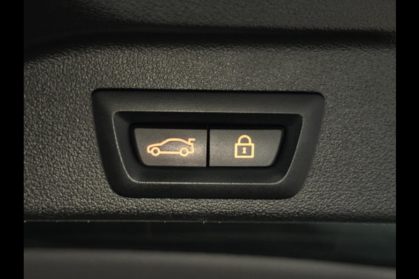 BMW X5 xDrive45e High Executive M Sport Pakket Automaat / Panoramadak / Active Steering / Trekhaak / Head-Up Display / Comfortstoelen / Laserlight / Driving Assistant Professional / 21 Inch / Luchtvering / Hifi / Craftedclarity / Shadow Line / M Sportremsysteem