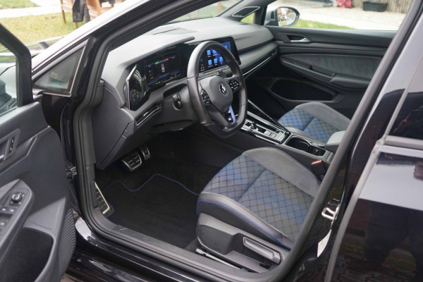 Volkswagen Golf 8R R 4Motion 320PK