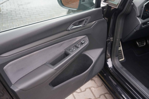 Volkswagen Golf 8R R 4Motion 320PK