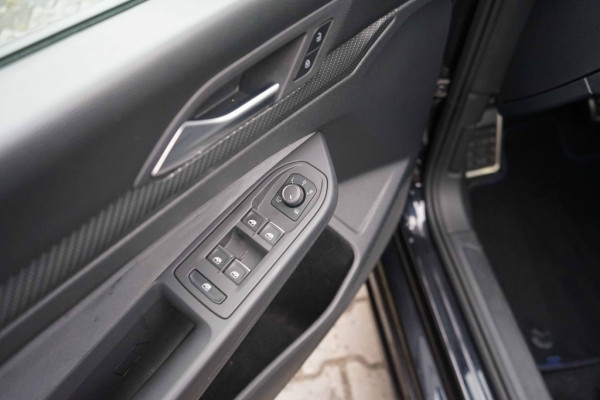 Volkswagen Golf 8R R 4Motion 320PK