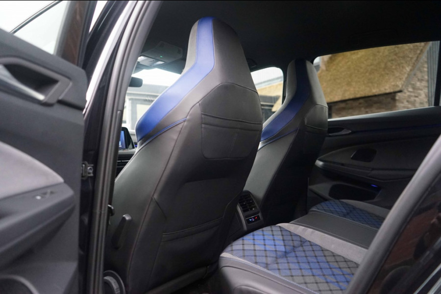 Volkswagen Golf 8R R 4Motion 320PK