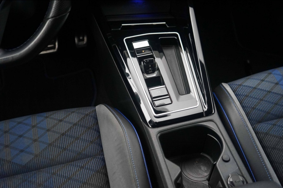 Volkswagen Golf 8R R 4Motion 320PK