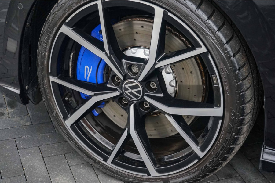 Volkswagen Golf 8R R 4Motion 320PK