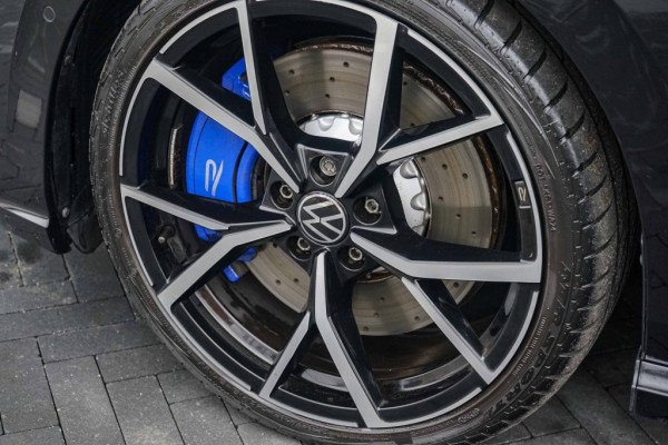 Volkswagen Golf 8R R 4Motion 320PK