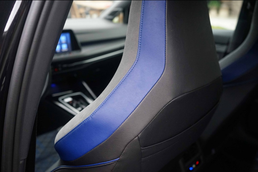 Volkswagen Golf 8R R 4Motion 320PK