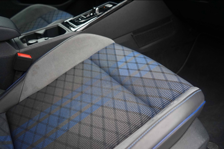 Volkswagen Golf 8R R 4Motion 320PK