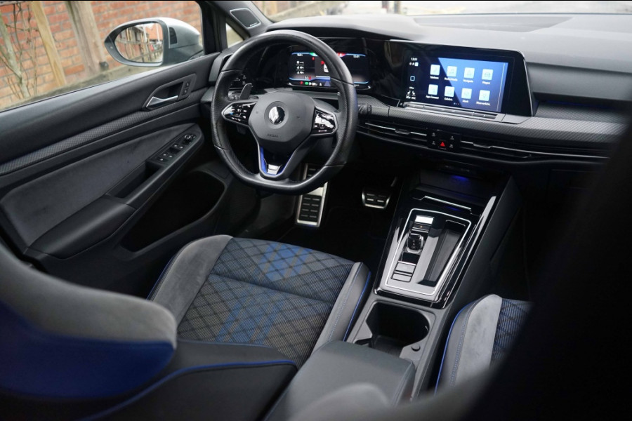 Volkswagen Golf 8R R 4Motion 320PK