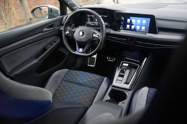 Volkswagen Golf 8R R 4Motion 320PK