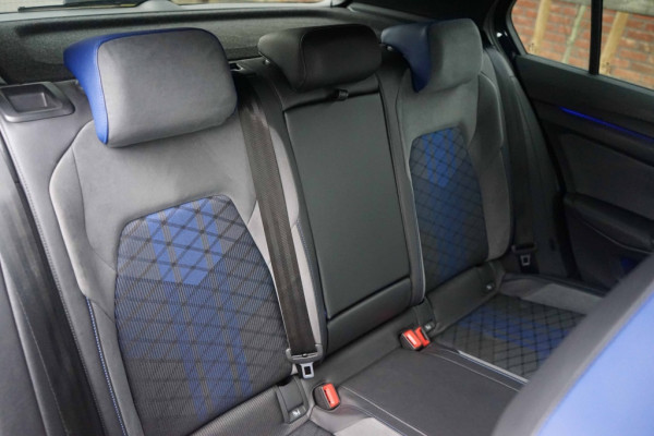 Volkswagen Golf 8R R 4Motion 320PK