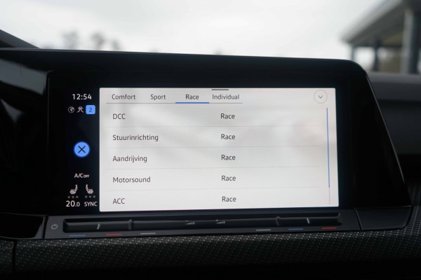 Volkswagen Golf 8R R 4Motion 320PK