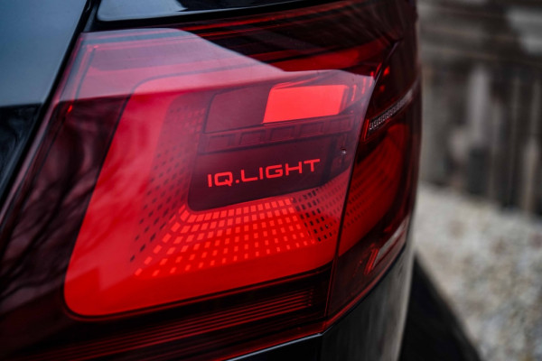 Volkswagen Golf 8R R 4Motion 320PK