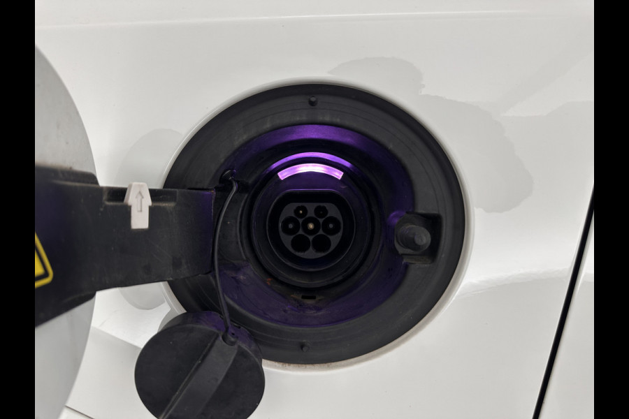 Volvo XC90 2.0 T8 Twin Engine AWD Inscription (7-Pers.) [ Plug-In ] Aut.*PANO | LEATHER | FULL-LED | MEMORY-PACK | DIGI-COCKPIT | HARMAN/KARDON | CAMERA | HEATED-SPORTSEATS | HEAD-UP | LANE-ASSIST | CARPLAY | AIRSUSPENSION | ECC | PDC | CRUISE | TOWBAR | ...