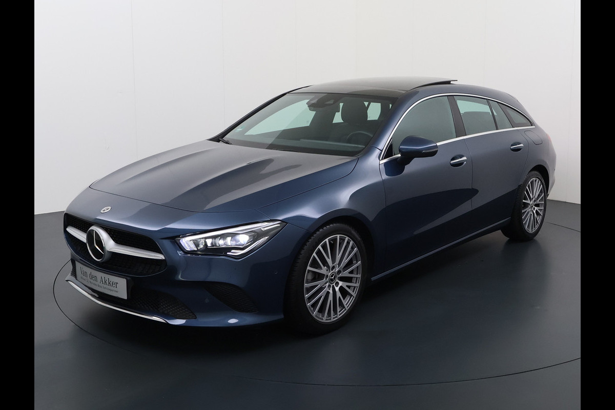 Mercedes-Benz CLA-Klasse 180 Shooting Brake Luxury // Panoramadak // Distronic // Memory // MultiBeam LED // Camera // Sfeerverlichting // Keyless