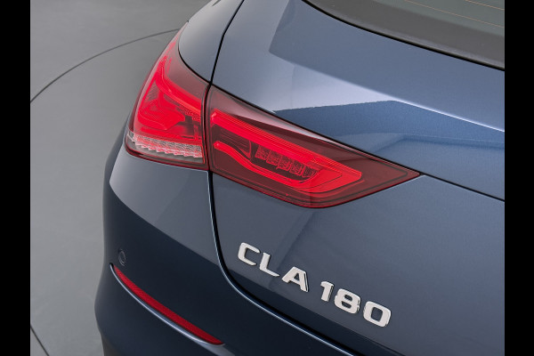 Mercedes-Benz CLA-Klasse 180 Shooting Brake Luxury // Panoramadak // Distronic // Memory // MultiBeam LED // Camera // Sfeerverlichting // Keyless