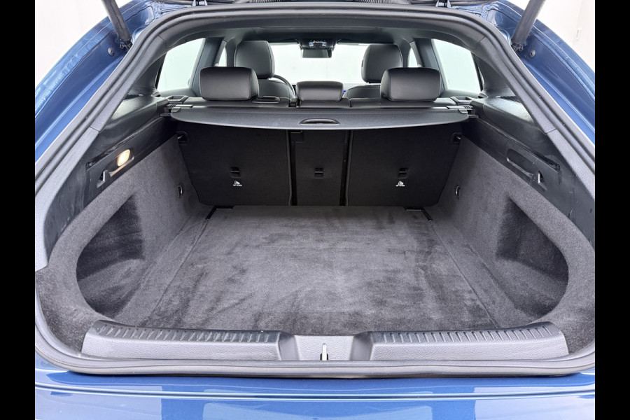 Mercedes-Benz CLA-Klasse 180 Shooting Brake Luxury // Panoramadak // Distronic // Memory // MultiBeam LED // Camera // Sfeerverlichting // Keyless